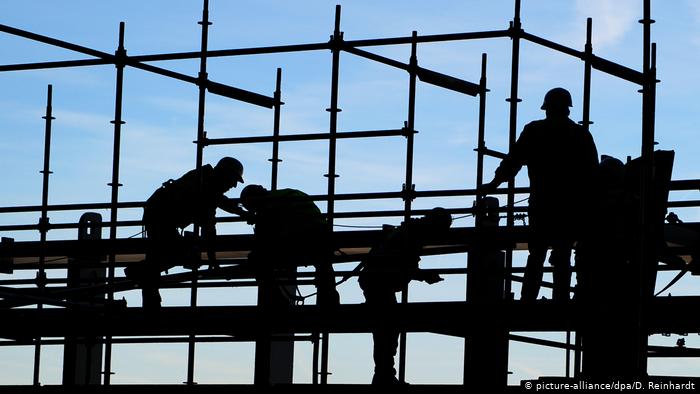 ЗАТВОРЕНИЦИ имаат право на викенд, право на одмор, а на РАБОТНИЦИ им се крати одморот, работат плус часови и немаат слободен викенд !