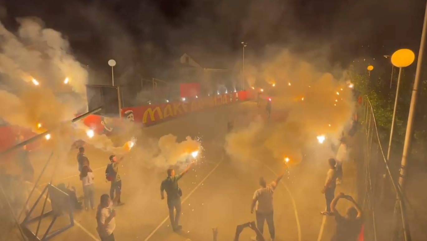 Скопско Нерези вечерва грмеше во чест на роденденот на татковината ?? (ВИДЕО)