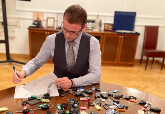 Влада одлучи – нема веќе приватно возикање со СЛУЖБЕНИ ВОЗИЛА