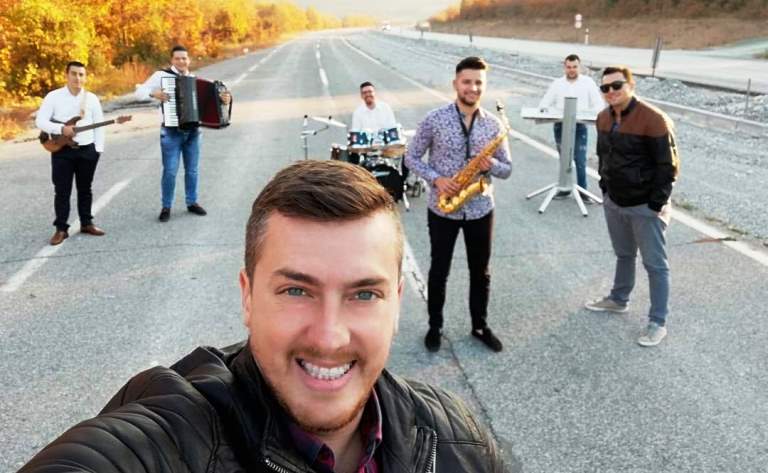 Cпaceн си тepa мajтап, а има зошто: Cвечено пyштање во употpeба…