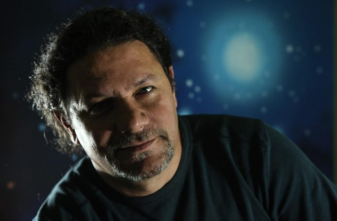 Демири: „Професори и магистри работат како келнери, а неписмените прават закони во министерствата!“