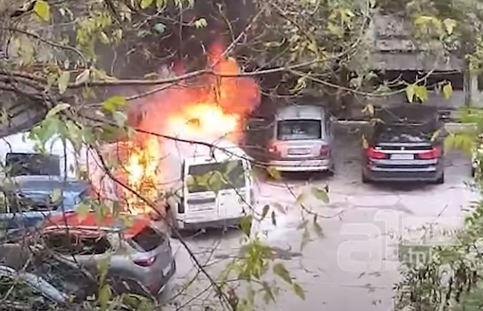 Утрово изгоре пикап кај Скопјанка