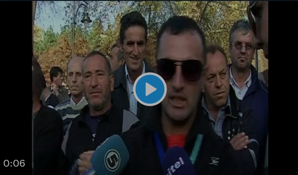 (Видео) Во живо од штабот на ДУИ по падот на серверите на Фејсбук ?