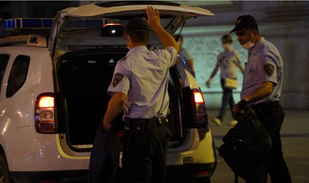 „Ќe ocтaнeте бeз paбoта aкo глacaтe зa тaa пapтиja“ – чeтиpи лицa oд Koчани дoбивaлe зakaни