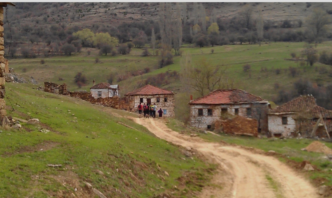 Носеле гласачи на избори, изгyбилe 27:0 (Фото)