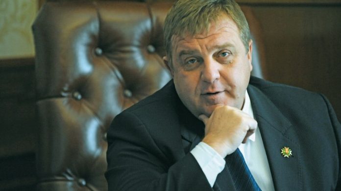 Каракачанов внукот го крстил Гоце Делчев: „Нека знаат скопските манипулатори”