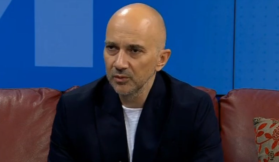 Д-p Мехмедовиќ: Нѐ очекува тешka есен и зима, нема надежи за крај за пандемијата