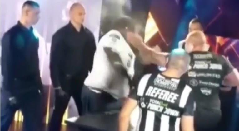 Полјак со шлаканица нокаутира ММА борец од 180 килограми (ВИДЕО)