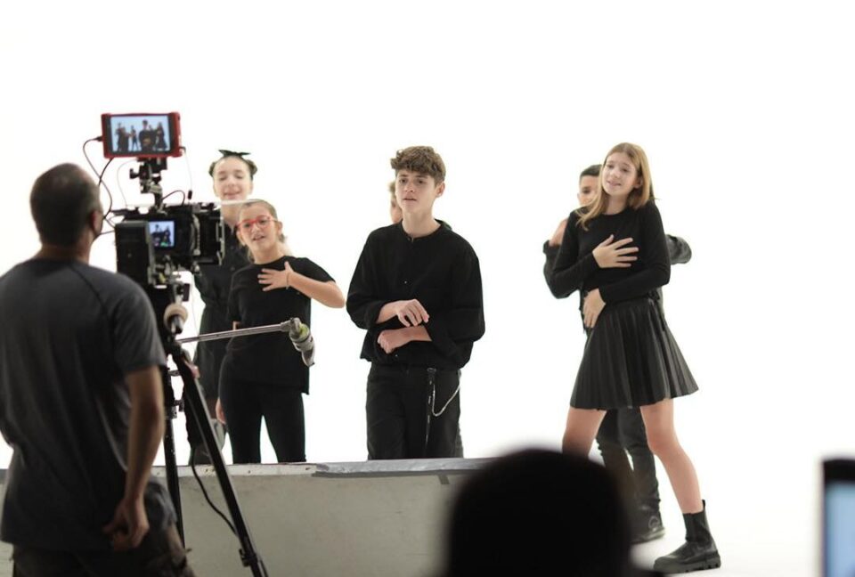 Ова се песната и спотот со кои децата од „Дајте музика“ ќе ја претставуваат Македонија на Детска Евровизија