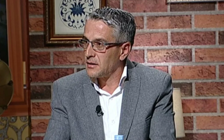 „Кога САД ти прави акција во државата, а ти не знаеш, значи дека СИ НЕСПОСОБЕН“