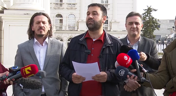 Министерот за земјоделие ХОЏА и двајца заменици министри поднесоа ОСТАВКИ: Власта е важна, но не по секоја цена