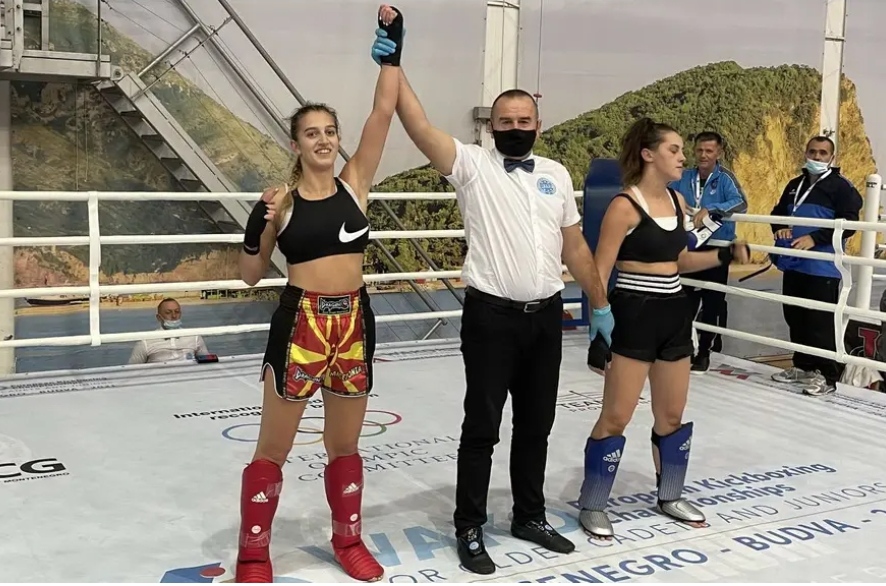 Миа Тодорова доби сребрен медал на Европското првенство во кик-бокс ?