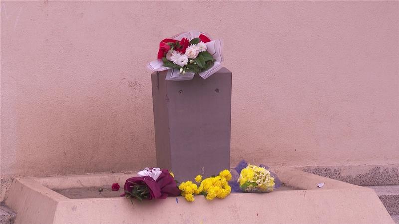 Траорна слика пред ОУ „Исмаил Ќемали“ – последна почит за пет деца кои учеле во училиштето