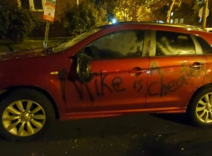 Му се ОДМАЗДИЛА на дечкото за НЕВЕРСТВО – АМА НАПРАВИЛА КОБНА ГРЕШКА (ФОТО)