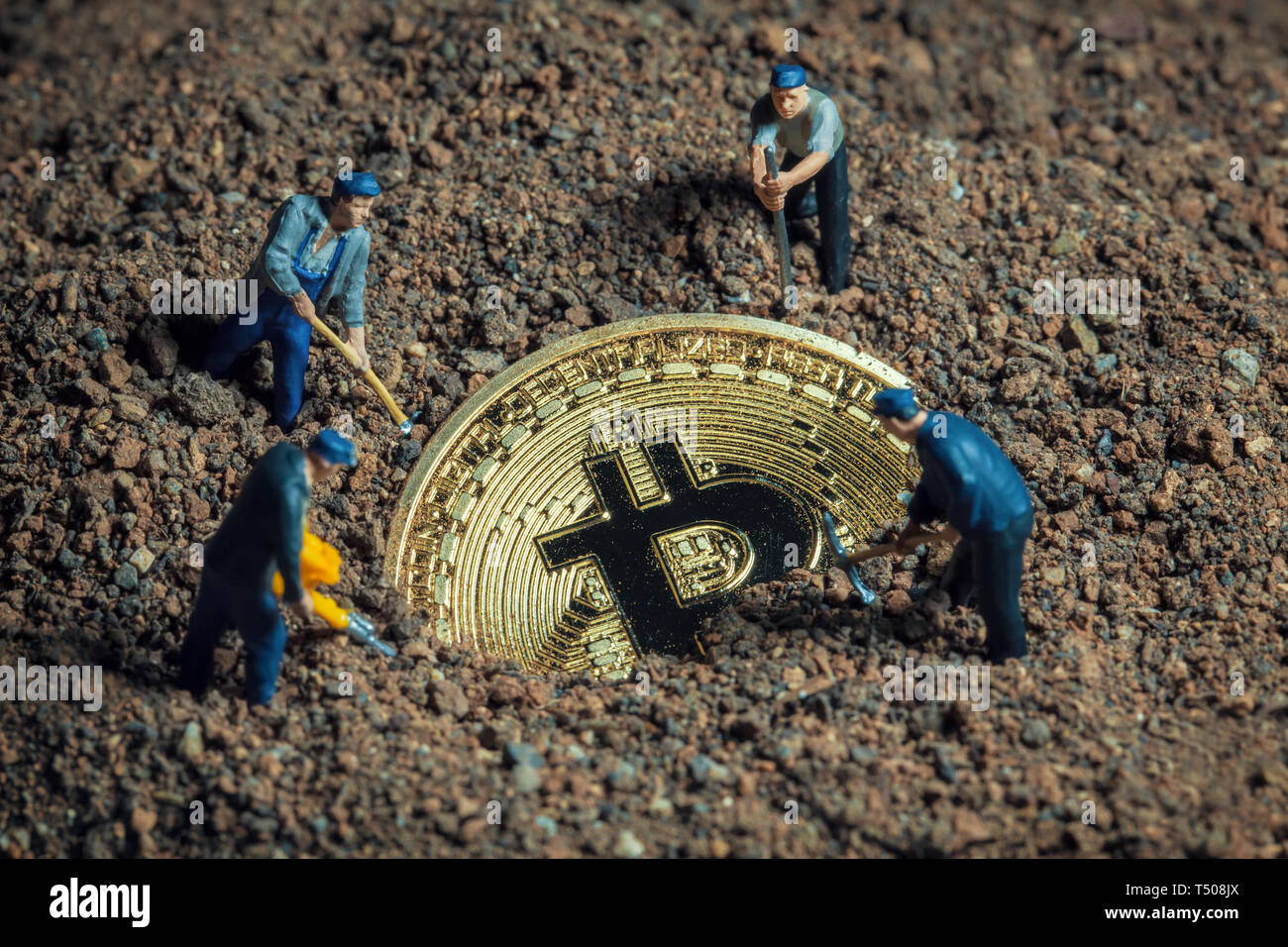 Вработени во Македонски железници КОПАЛЕ КРИПТО валути