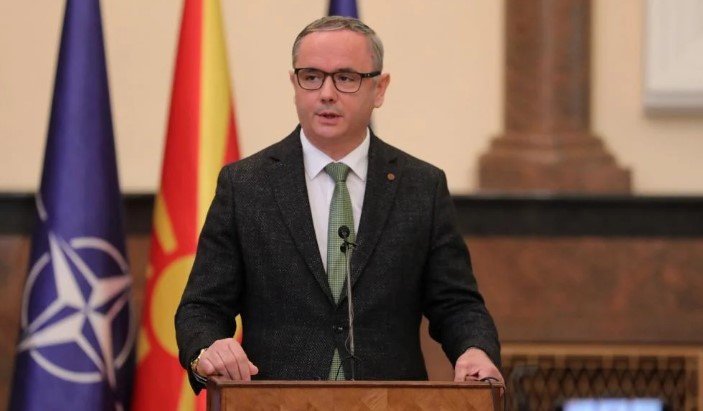 Реџепи игра топло-ладно ќе се потпишел на нова иницијативата, па ќе гласал недоверба на Владата