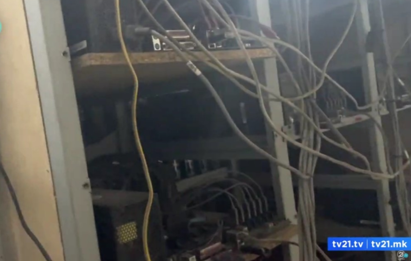 ВИДЕО: Новинарите ги најдоа, полицијата не ги виде МАЈНЕРИТЕ