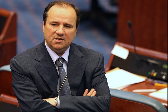 Ауу им заврши љубовта: Трајанов го обвини Заев за падот на владата