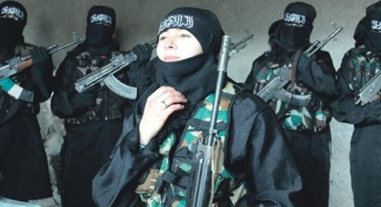 Падна „лавицата од Балканот“: Девојка од Косово создавала келиjа на „Исламска држава“ во Италија