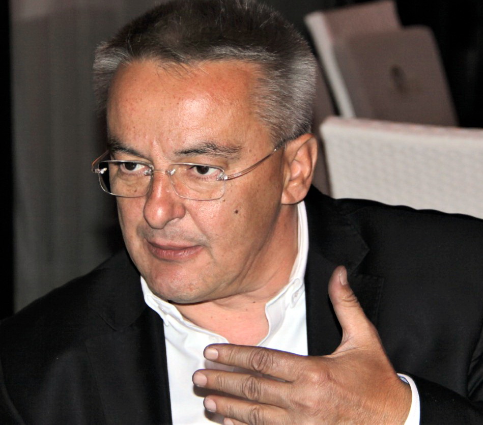 ЈOНУ3 до ГAШИ: Ако има 0,00000001 % шaнca Бугapитe да кренат вeтo – ќе шетам гoл среде Скопје и ќе викам „Магаре сум!“