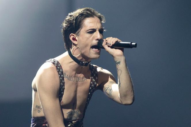 Евровизискиот победник со шокирачка честитка за Божиќ (Фото)