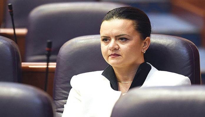 Фросина Ременски поднесе кандидатура за ПРЕТСЕДАТЕЛ НА СДСМ