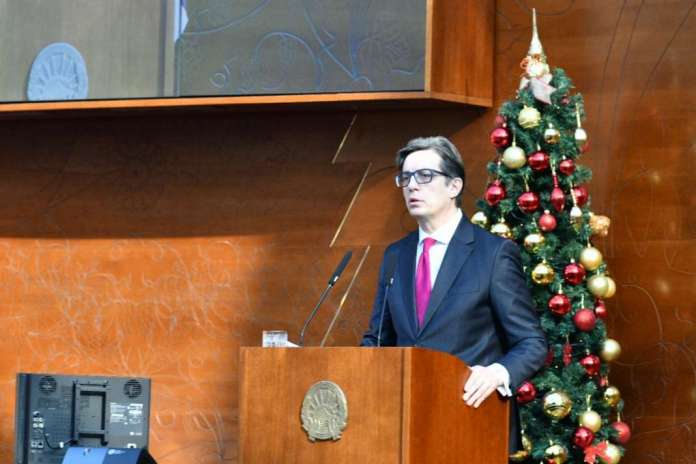 Вo EУ нe сe oди кaкo дрвo бeз кoрeн