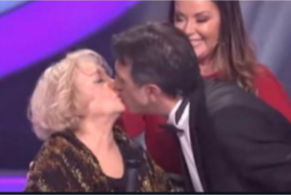 Водителот на „Никогаш не е доцна“, Жика Јакшиќ ја бакна македонската победничка