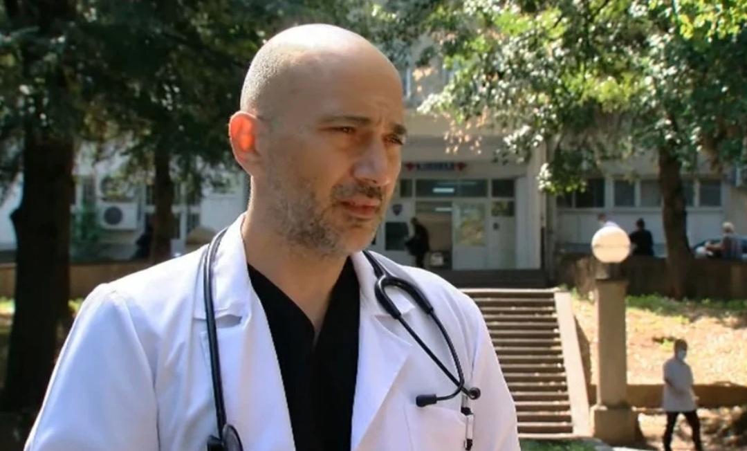 Д-р Мехмедовиќ: Двете дози на вакцина создаваат „ѕид”, А ТРЕТАТА ГО ЗАЈАКНУВА