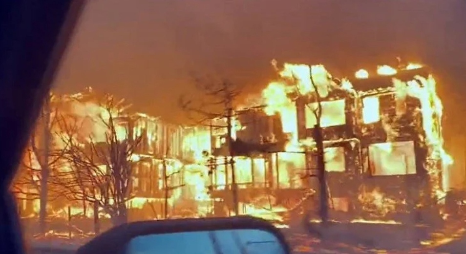 Ужас во Колорадо: Горат стотици куќи, десетици илјади луѓе се евакуирани (ВИДЕО)