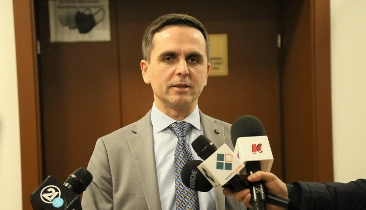 Примал плата 8 години како вработен во општина Тетово, а се наоѓал во Германија