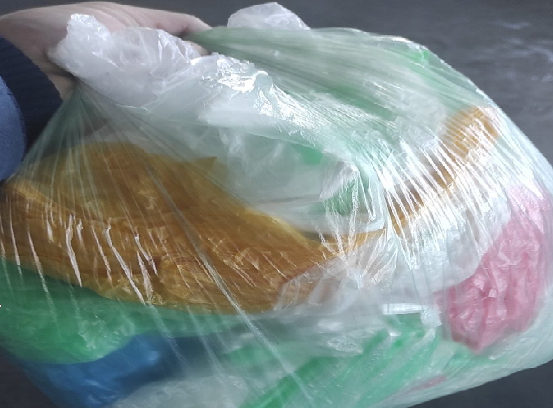 Ако ја најдовте дома КЕСАТА СО КЕСИ обезбедени сте, па не сме Рокфелер, 1 кеса – 7.5кг јаболка (Твитер)