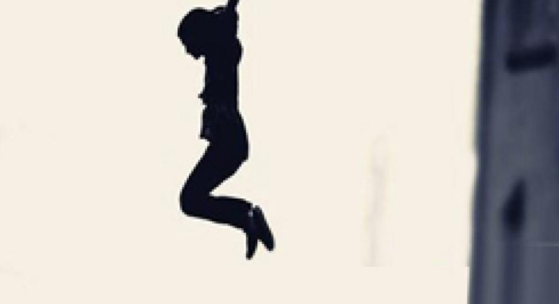 Скопјанка, сопруга на политичар, се фрлила од зграда во Чаир