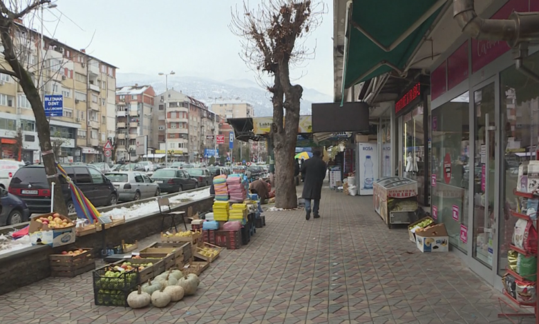 Тетово им објави „војна“ на дивите продавачи кои ги блокираат тротоарите