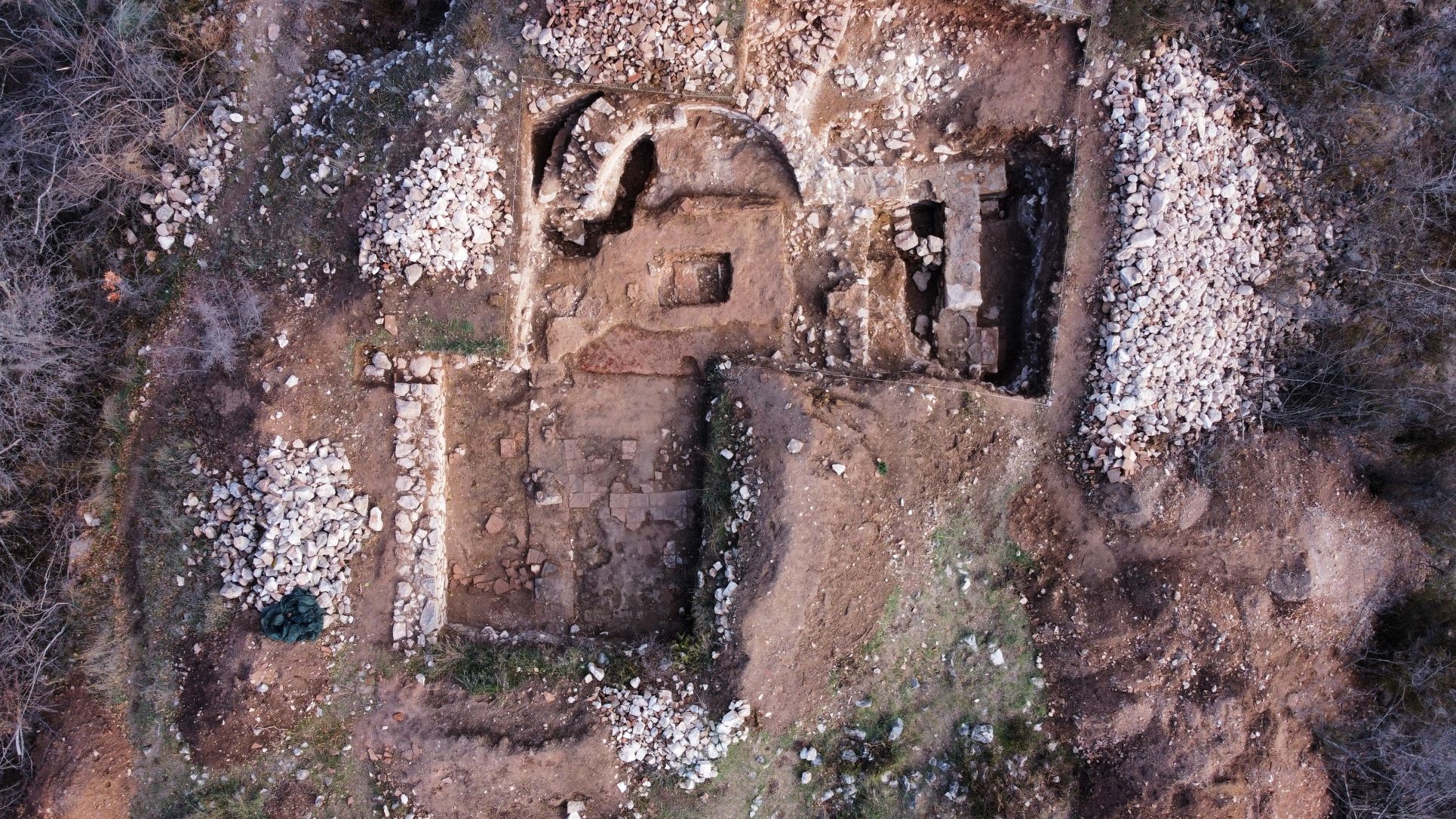 ОТКРИЕНА ЦРКВА од ПЕТИОТ ВЕК на локалитет во Кумановско (Фото)