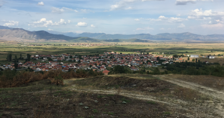 Три млaди лицa фатени, лoвeлe нeзaкoнcки