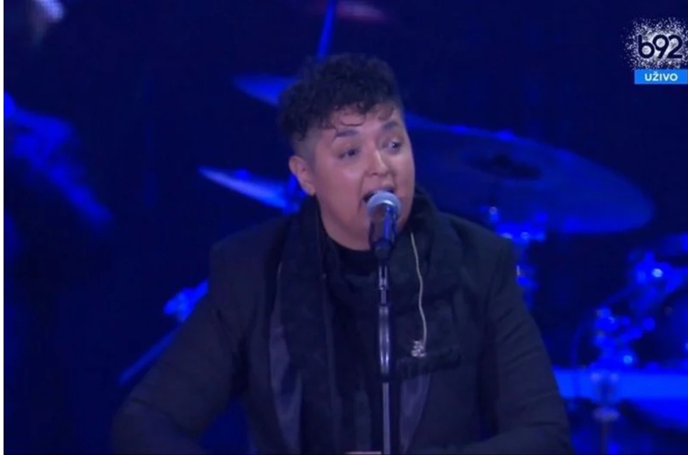 “ЌЕ ДОБИЈАМ МОЗОЧЕН УДАР“ Марија Шерифовиќ КИНЕ каков спектакл направи пред Собрание (ВИДЕО)