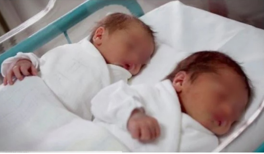 Во Калифорнија родени близнаци кои ќе слават различни родендени
