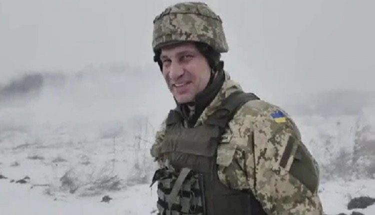 Кличко вежба со украинската армија, го нарече Путин „гангрена“