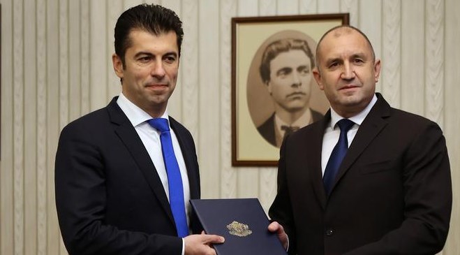 Maкедонските Бугари бараат Петков и Радев да не попуштаат со ветото за Македонија