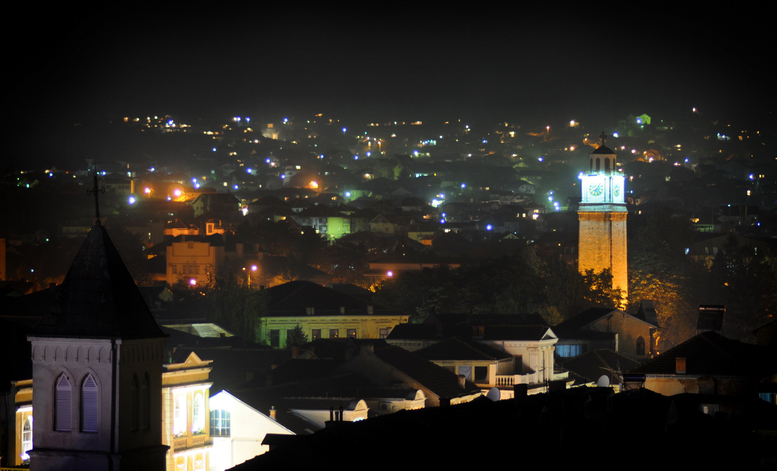 Нема мрежа во Битола, граѓаните излезени пред своите домови (Видео)
