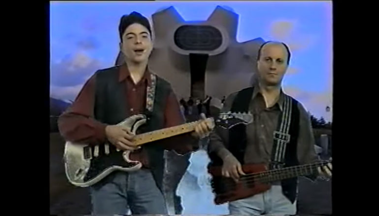 Песната која Тоше ја испеал на 16 години денеска за прв пат објавена (ВИДЕО)