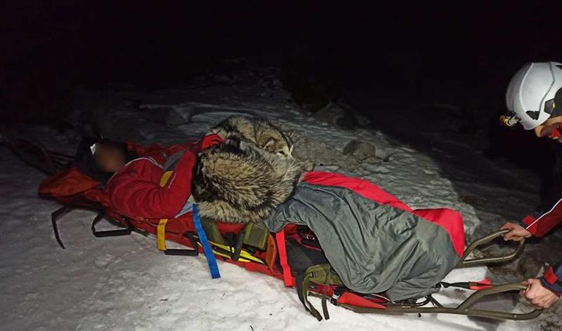 Куче го греело телото на повредениот планинар цели 13 часа