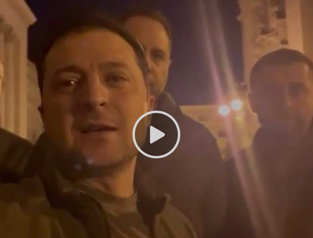 (Видео) Зеленски излегува да се бoри: „Тука сме во Киев и ќе ја браниме Украина“