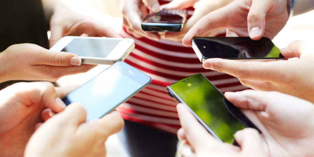 За некого е криза, за некого- не: Собранието набавува нови мобилни, а претплатата е 200.000 евра за две години