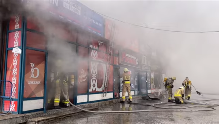 (Видео) Страшен пожар во Сараево: Гори автобуска станица