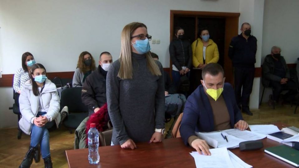 Велешанката која го уби сопругот полицаец во самоодбрана пред судот рече дека не е виновна