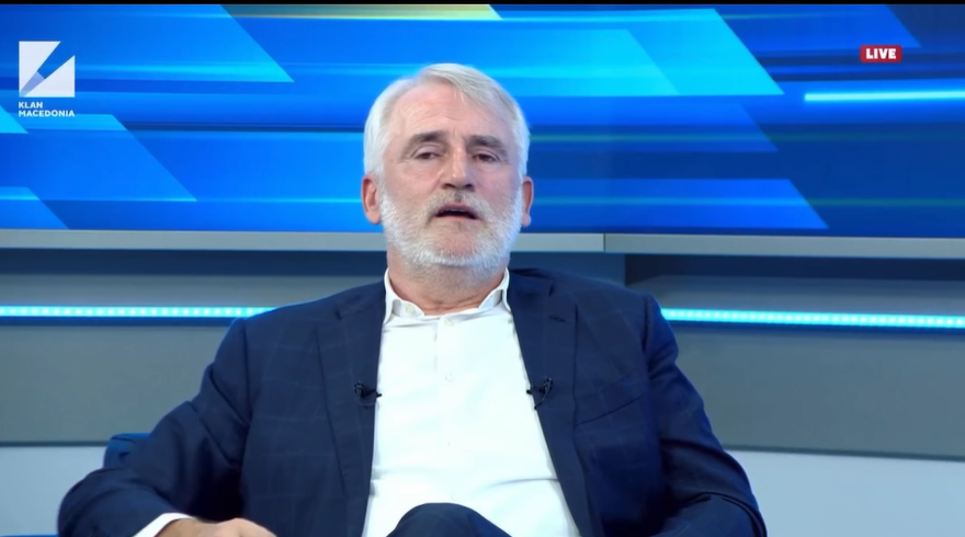 Тачи не одел во Собрание оти ќе требало да му врзе шaмap на Апасиев (Видео)