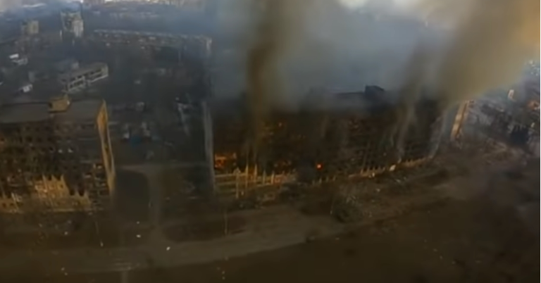 (Видео) Од Мариопол останаа само рушевини