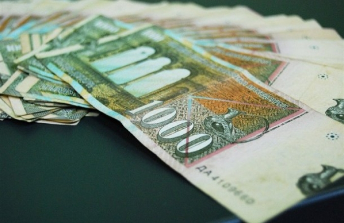 Дома си печателе илјадарки – уапсени сопружници од Штип